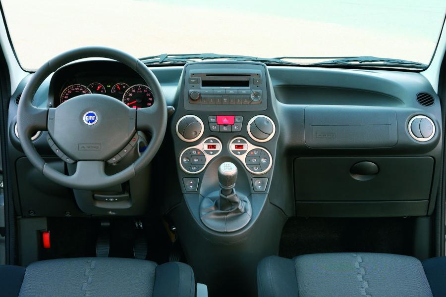  Fiat Panda 2006 года  (фото 3 из 27)